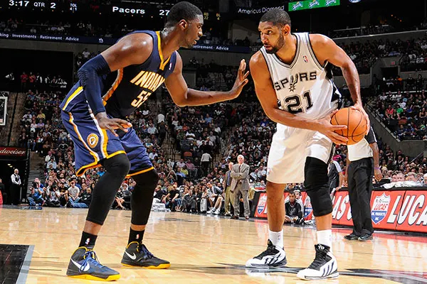 中超降级队换帅风波：洋帅黯然离场，菜鸟能否逆袭？