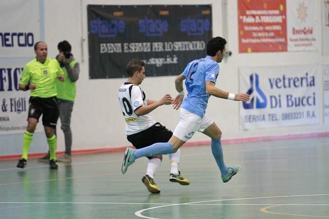 一个不容忽 一个不容忽